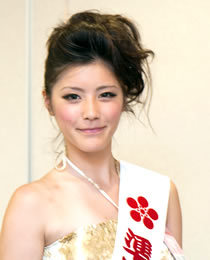 準ミス天神橋　上山 真里愛